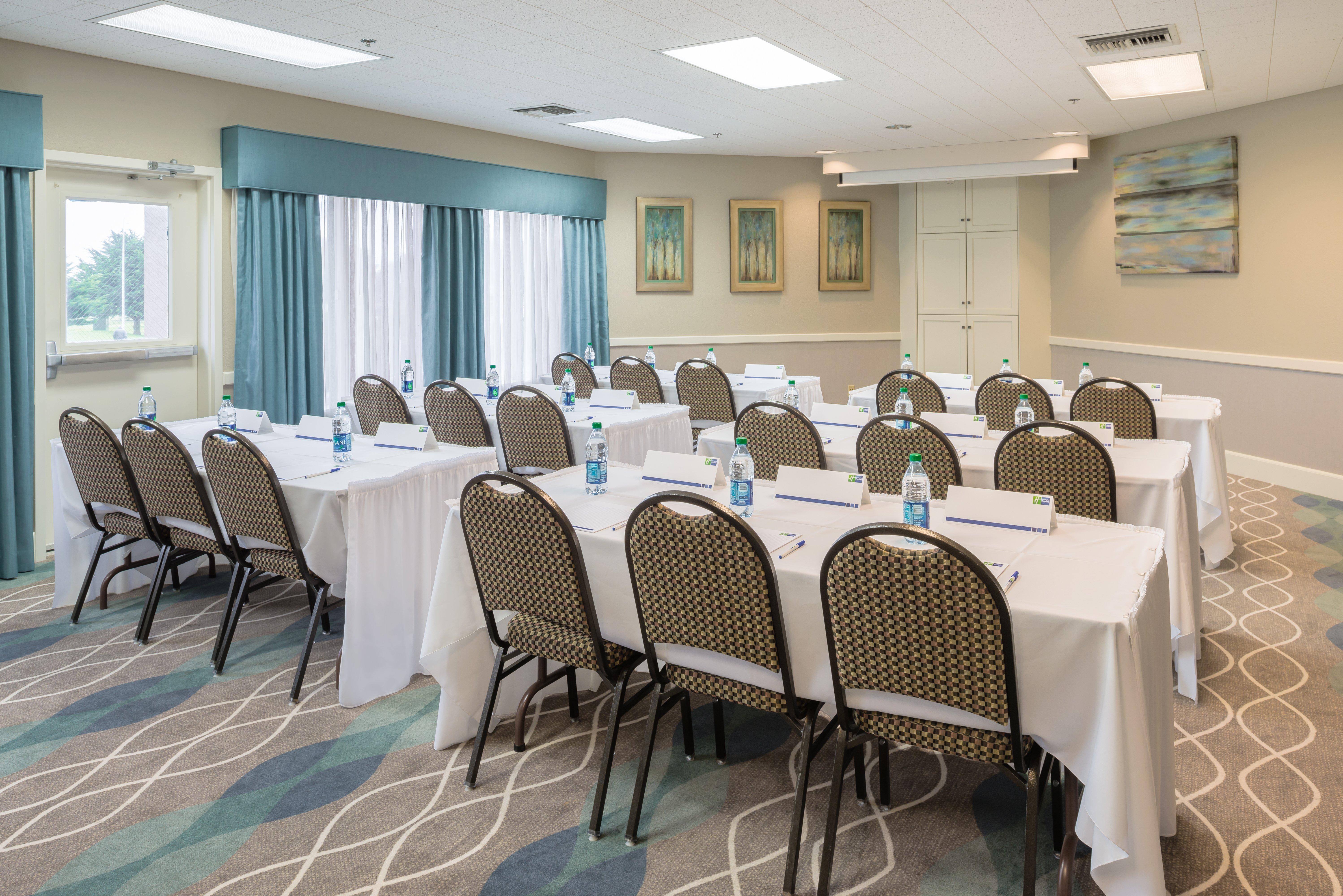 Holiday Inn Express Hotel & Suites Arcata/Eureka-Airport Area By Ihg Мак-Кинливилл Экстерьер фото