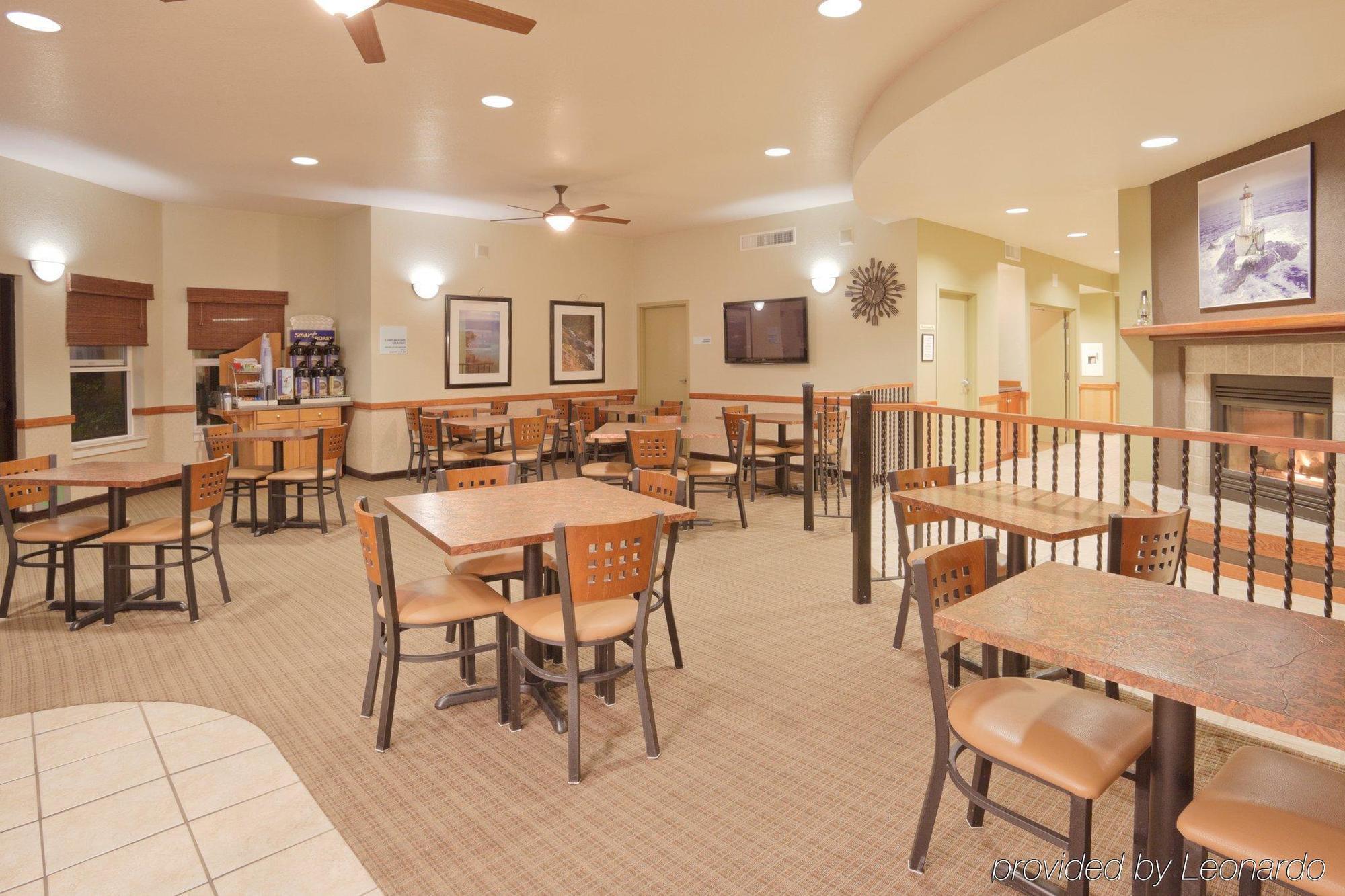 Holiday Inn Express Hotel & Suites Arcata/Eureka-Airport Area By Ihg Мак-Кинливилл Ресторан фото